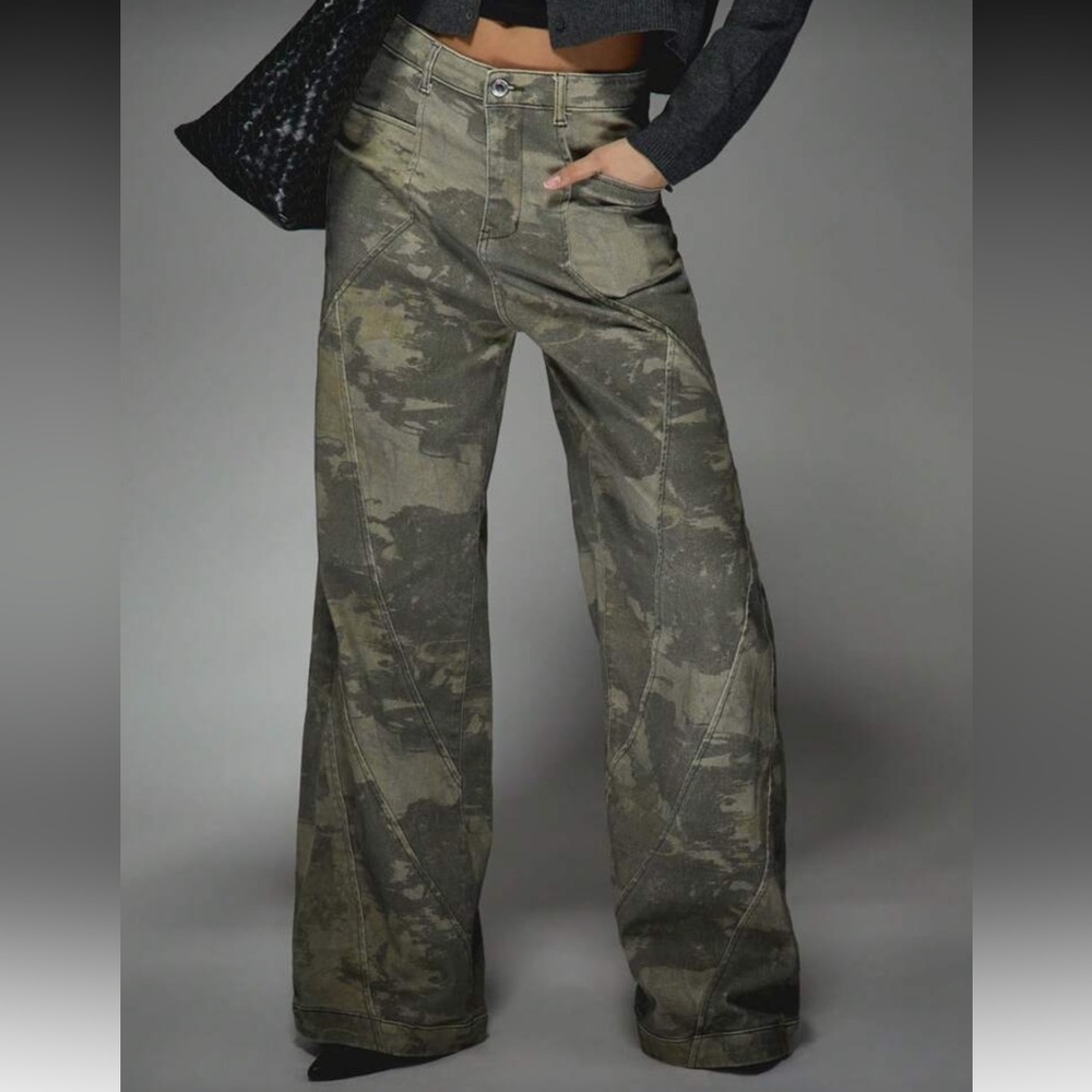 Missguided Olive Camo Print Paneled Wide Leg Jeans - Size: M (6) extra long - Picture 5 of 16